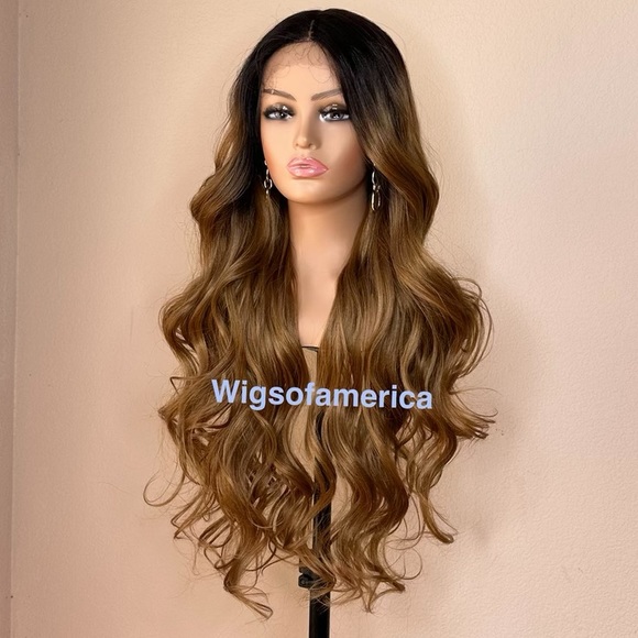 Lace front middle part wavy Layered - Picture 5 of 6